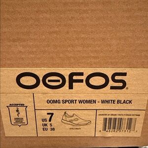 OOFOS OOMG Sport Women's Shoes - Classic White and Black